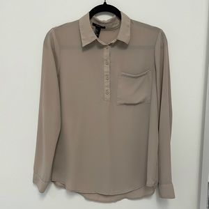 ✨GREAT CONDITION✨ Forever21 taupe button blouse